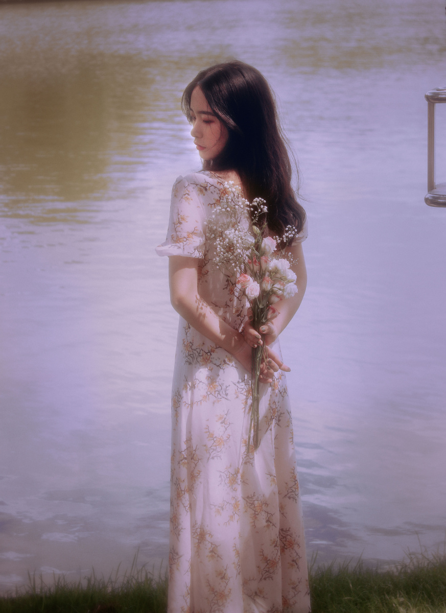 往心里装一片大海和花海再多装一些少女心和爱法式复古少女写真