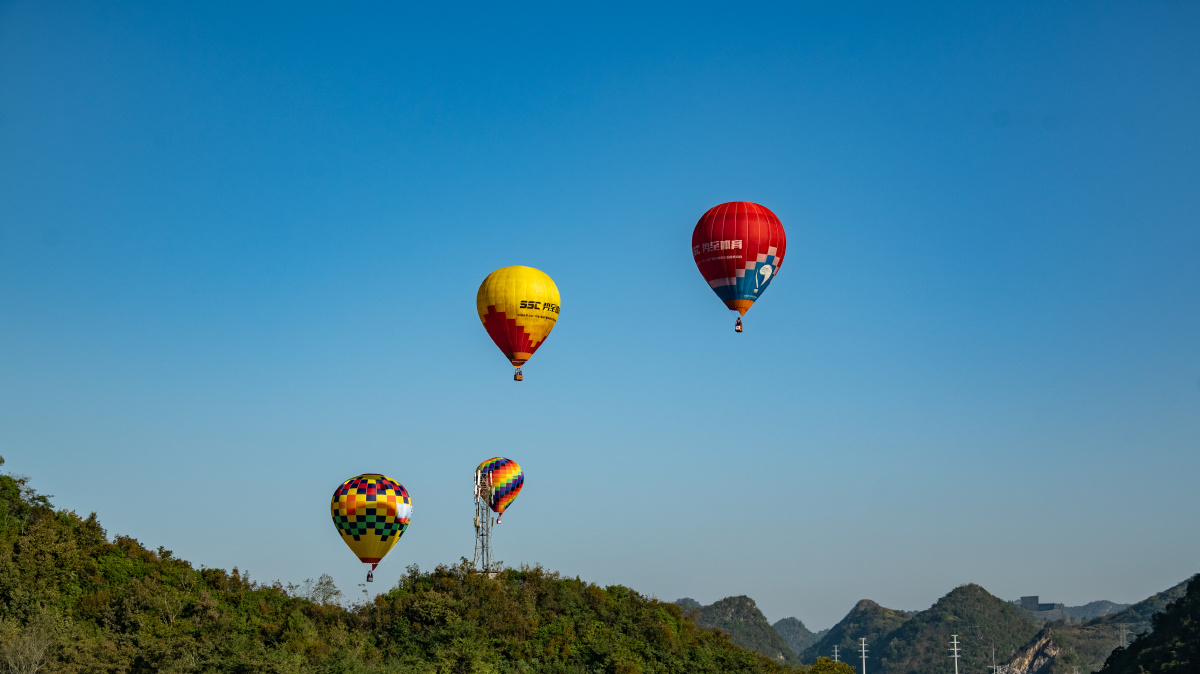 万峰林热气球,美轮美奂 - 胡老鬼 - 图虫