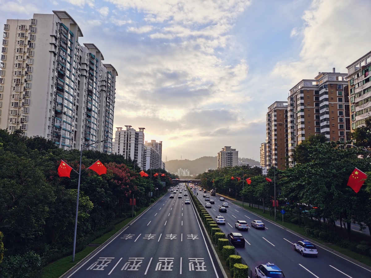 双节时候在深圳罗湖罗沙路拍摄