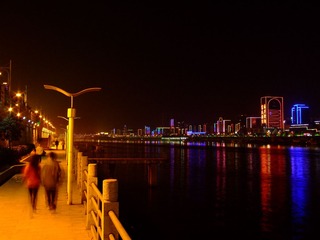 宁静湘江夜
