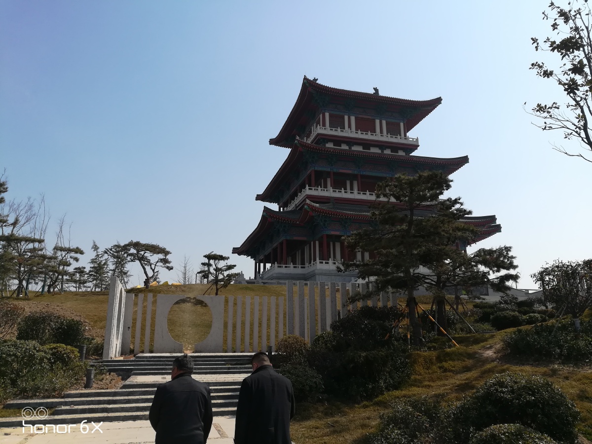 兢兢业业 - 图虫