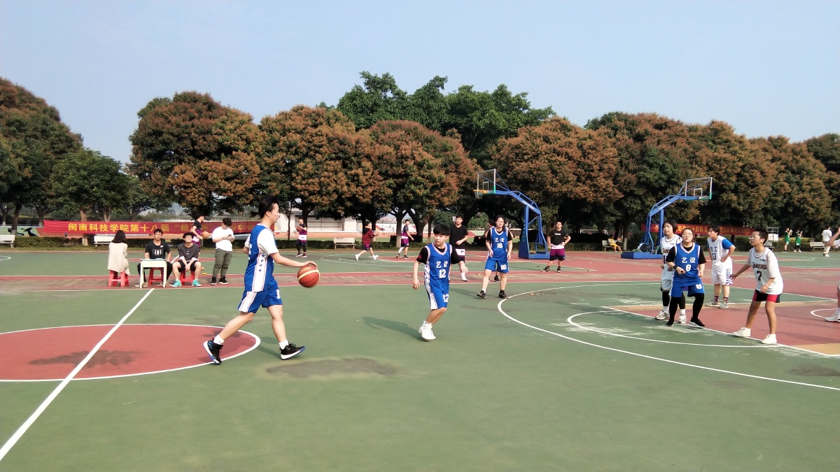 能够和一群有趣的人参加比赛不论结果也是令人开心的