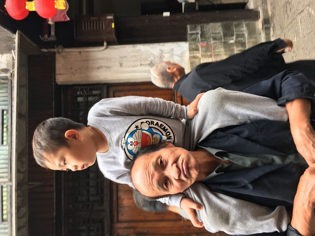 祖孙隔代亲