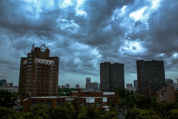 雷雨前