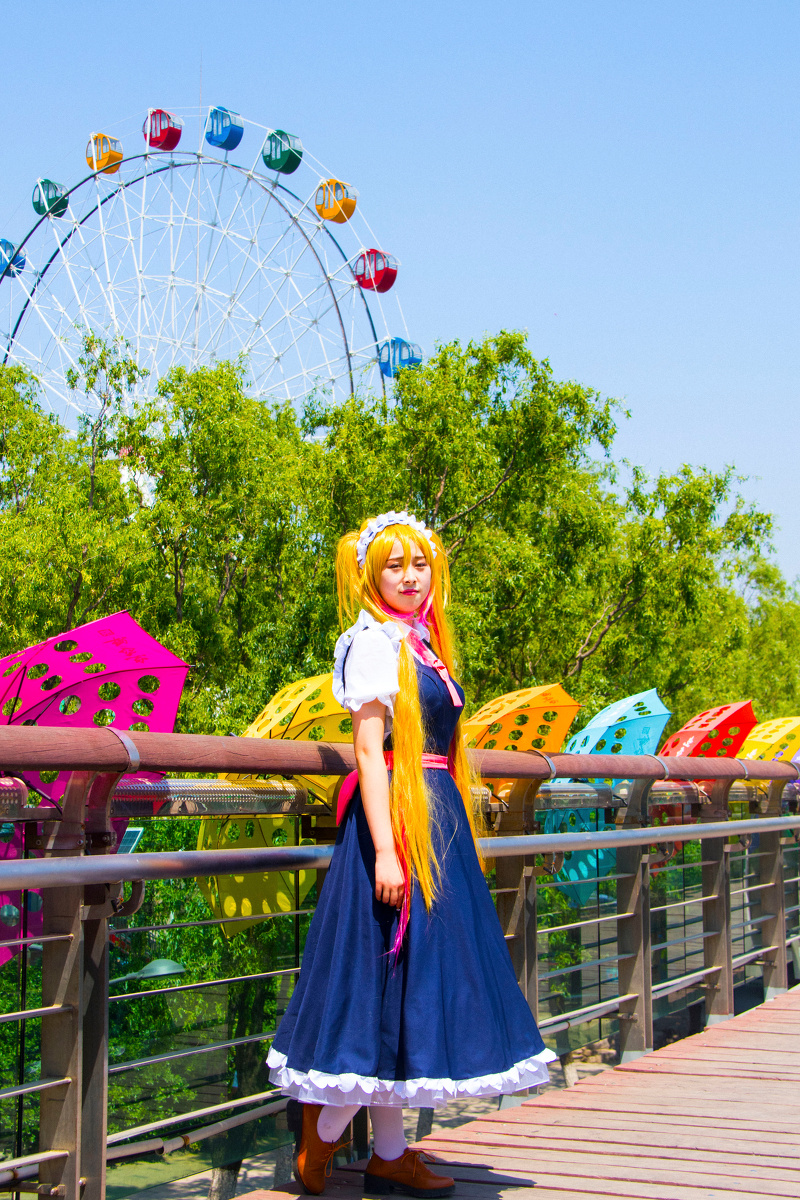 济南萌妹子户外cosplay龙女仆装