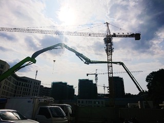 567203