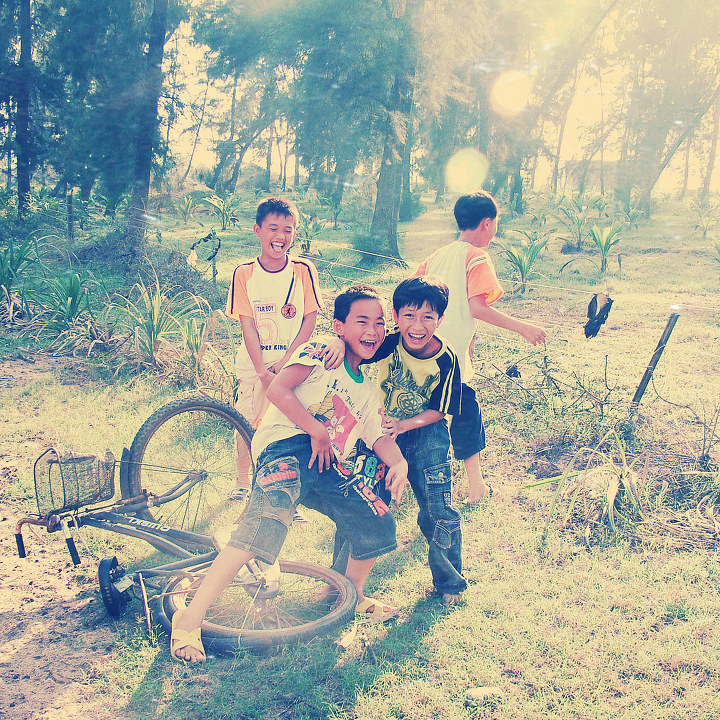 无忌少年 br /> 童年是人的一生中最快乐的岁月,不管生活状态如何