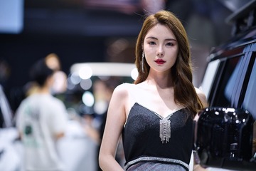 370815