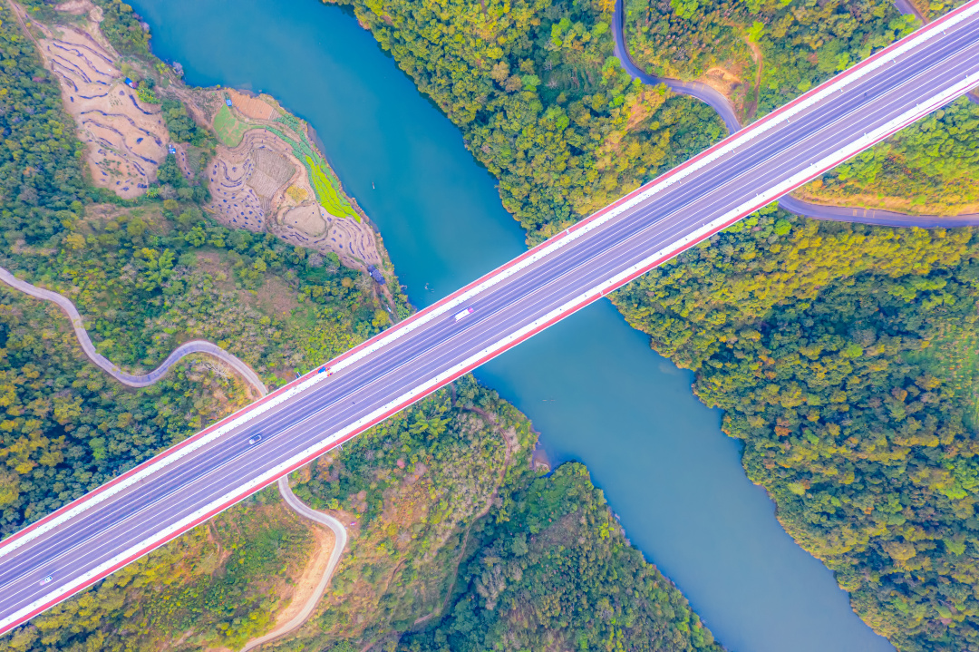 龙川江上龙江大桥