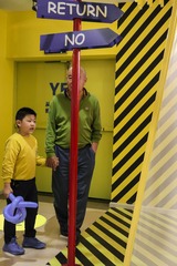 435824