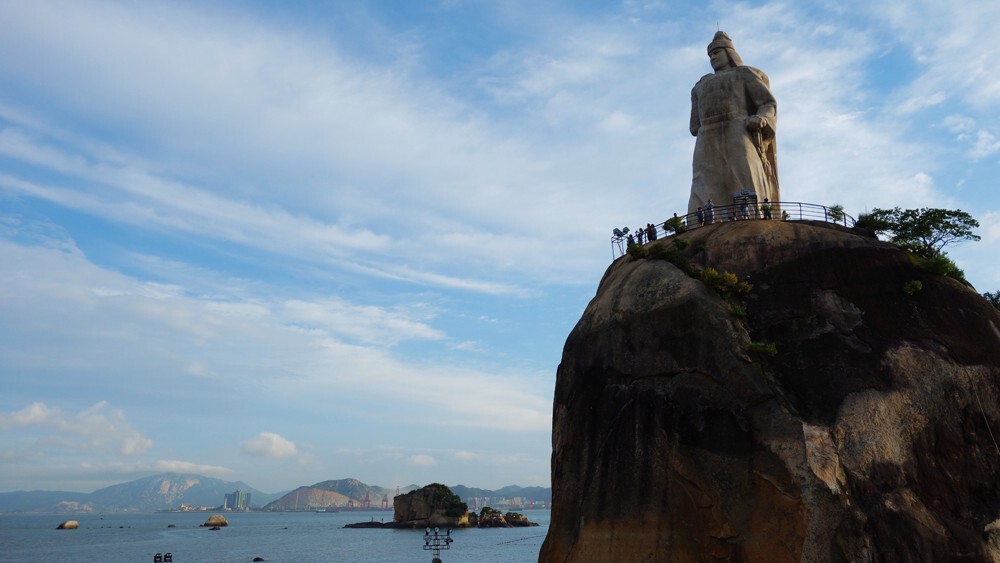 且看雄风镇海疆