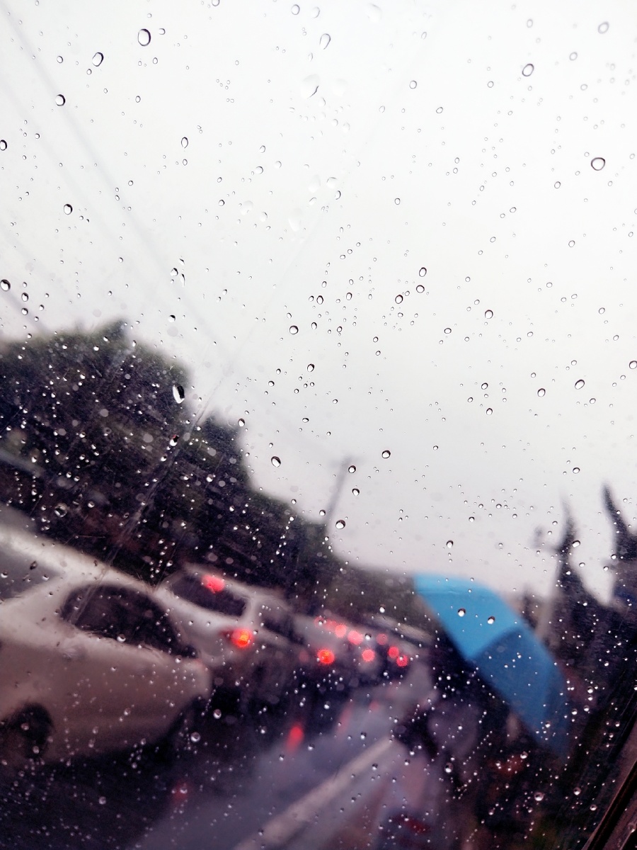 又是一个下雨天