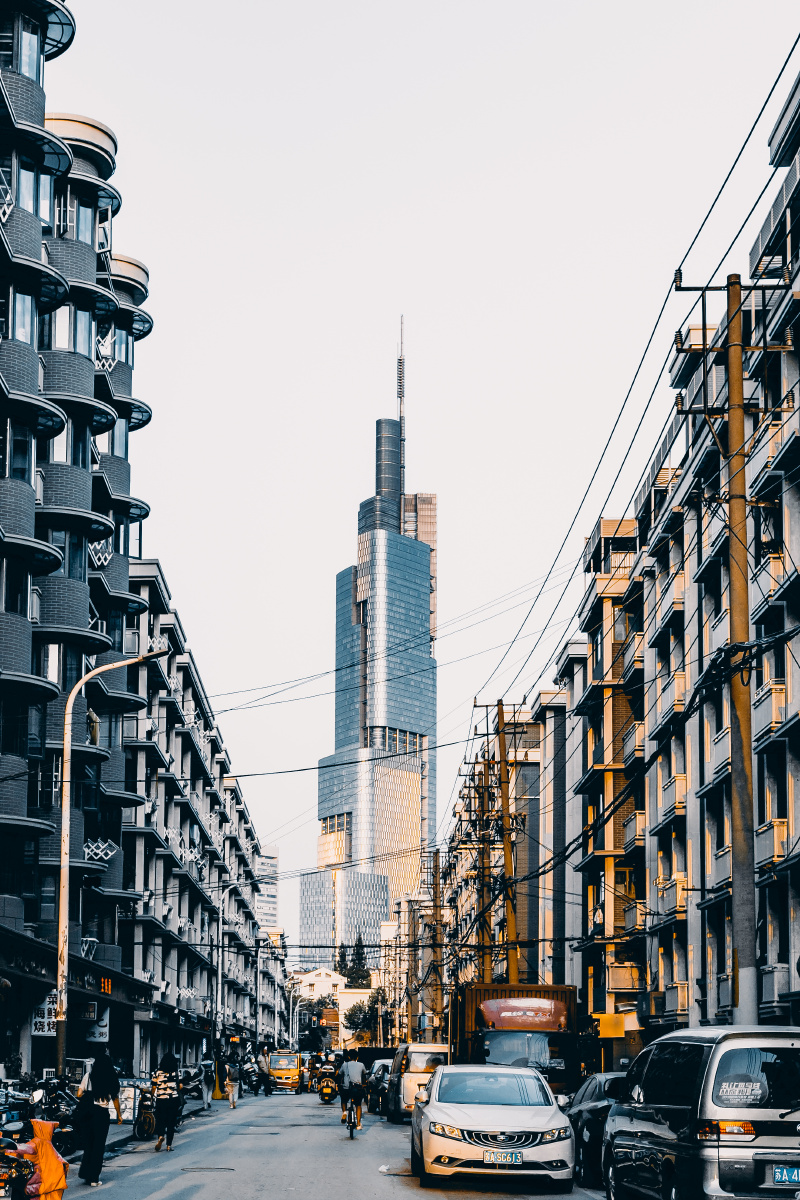 在西桥看紫峰大厦