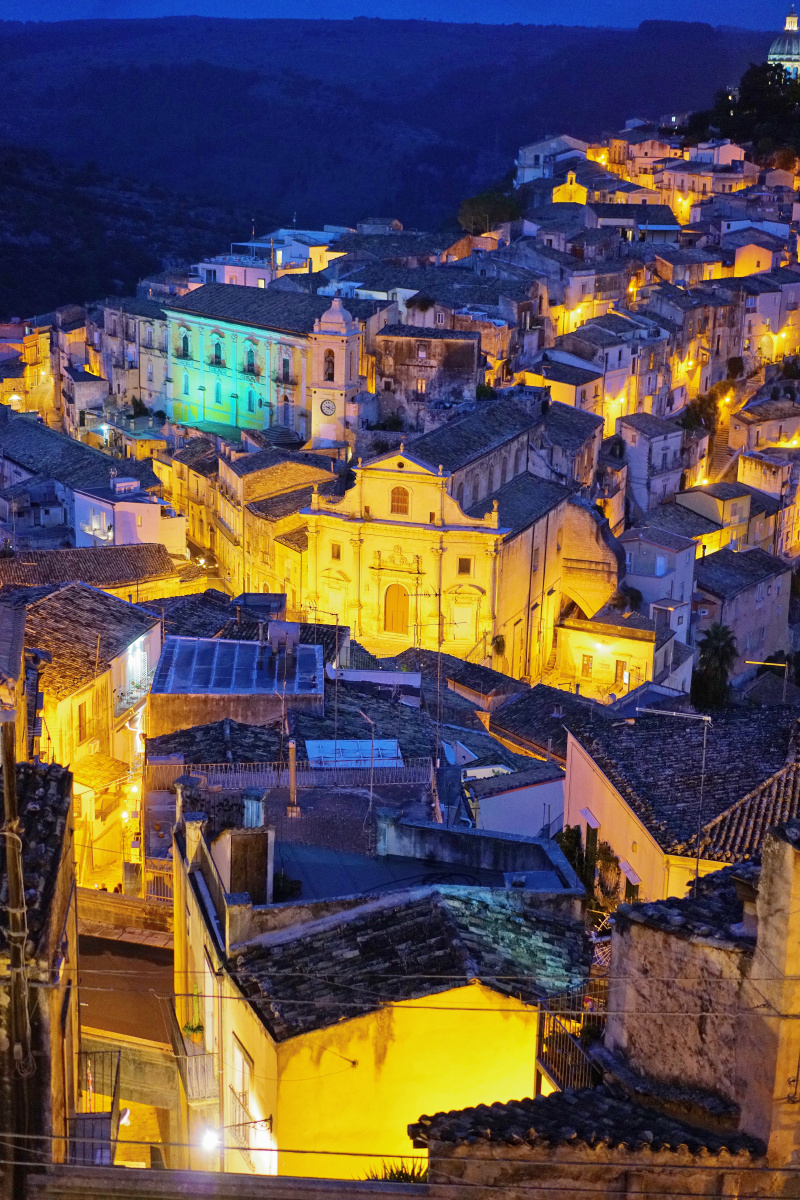 西西里岛的城市拉古萨～夜景非常美丽