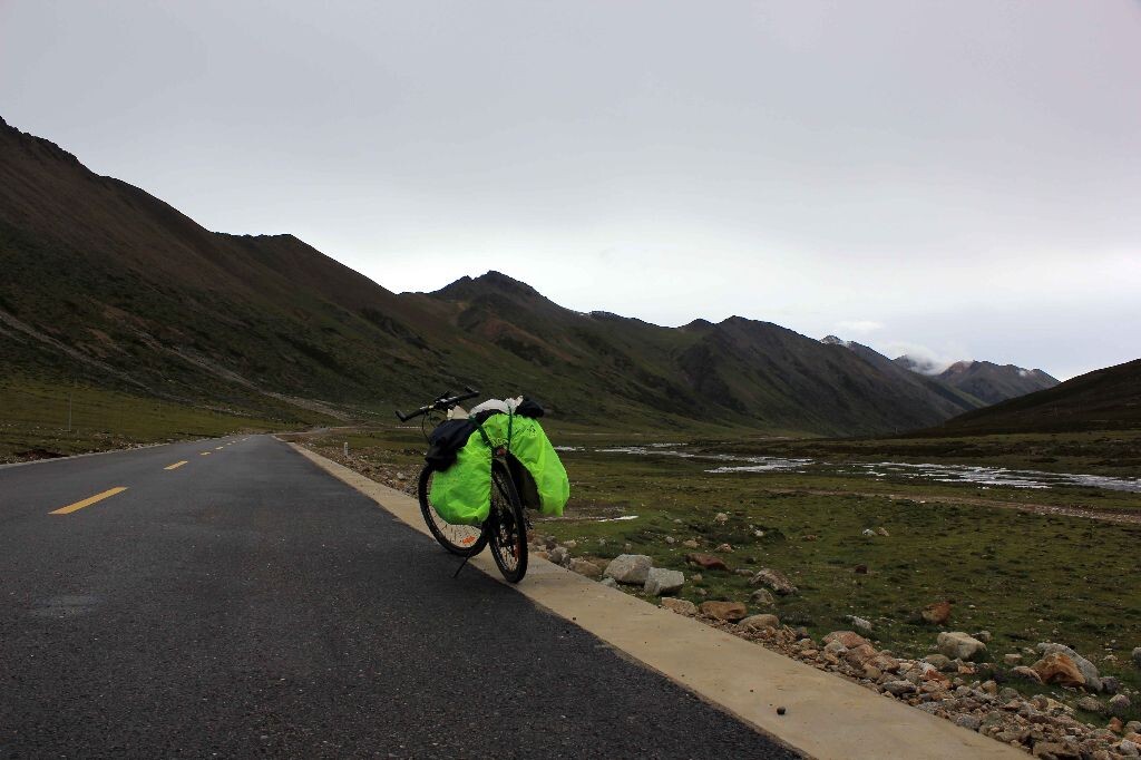 上东达山之前，雨，雪，冰雹来临之前