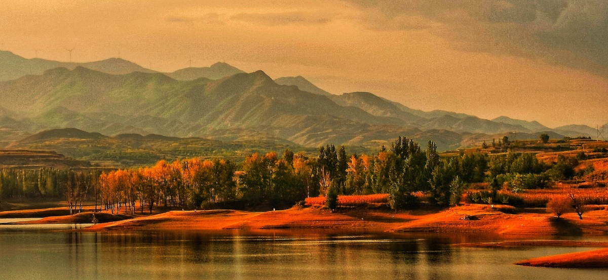 大美山川沟岭纵横摄于晋陕交界处