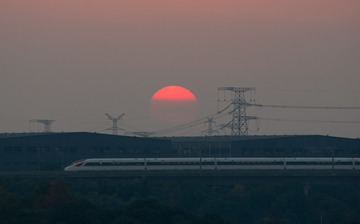 832959