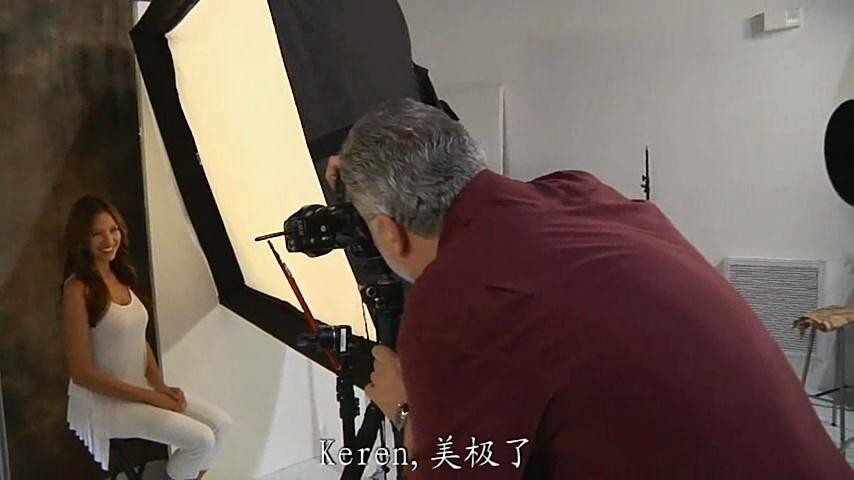 ——新浪微博:<a href="http://weibo.com/AMU2018" target="_blank" rel="nofollow">http://weibo.com/AMU2018</a> 【加关注】定期推送更多免费的摄影教程——<br />
国外摄影大师教您如何棚拍、布光、引导模特高清视频教程(高清版),陆续整理更新中,感兴趣的摄友请关注,随后陆续整理分享更多有用的教程。本帖视频下载链接: 链接: 链接:链接: <a href="http://pan.baidu.com/s/1pK3y5kB" target="_blank" rel="nofollow">http://pan.baidu.com/s/1pK3y5kB</a> 密码: yjb3<br />
——喜欢别忘了【关注】 我 并点右上角的 【❤ 分享】给更多人——