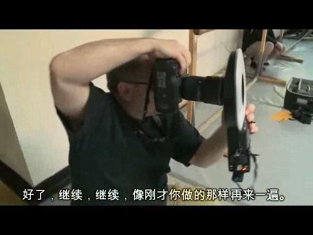 国外摄影大师教您如何【逐层布光】高清视频教程,陆续整理更新中,感兴趣的摄友请关注,随后陆续整理分享更多有用的教程。本帖视频下载链接: 链接:链接: <a href="http://pan.baidu.com/s/1hrnzsWW" target="_blank" rel="nofollow">http://pan.baidu.com/s/1hrnzsWW</a> 密码: zwwh<br />
——喜欢别忘了【关注】 我 并点右上角的 【❤ 分享】给更多人——