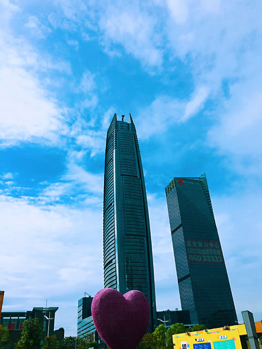 蓝天白云.高楼大厦