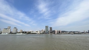 17041F2D-DB82-4DF1-A672-E9366EB25A9C/L0/001