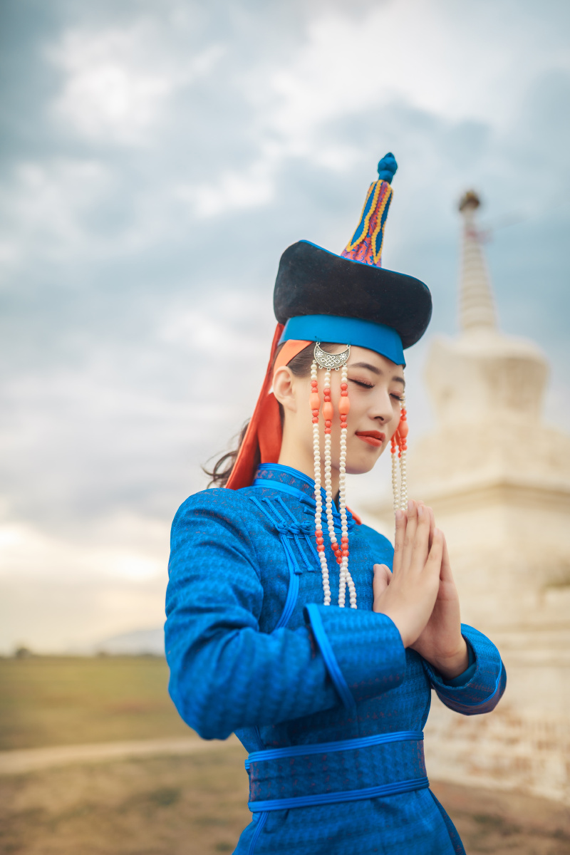 蒙古风-情侣草原冩眞