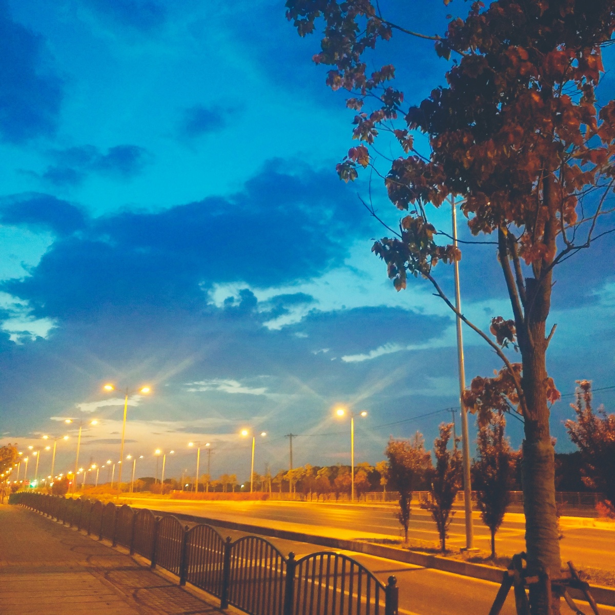 还真没拍过几张日出日落 下次去(随便配两张自己拍的图)