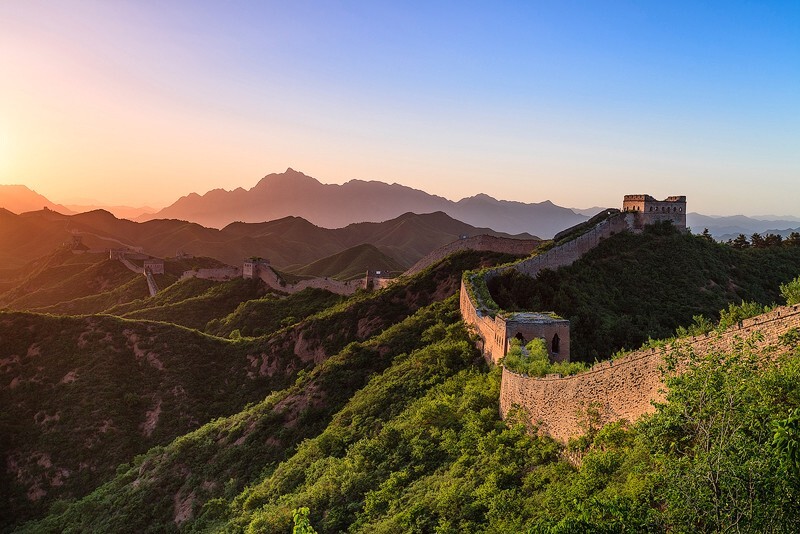 在海之外,发现了山的魅力。
