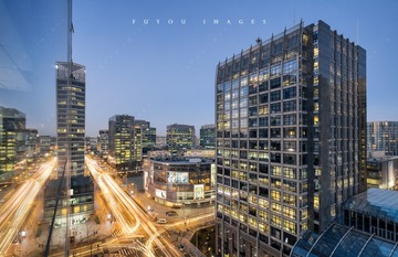 金城千里，融通天下。