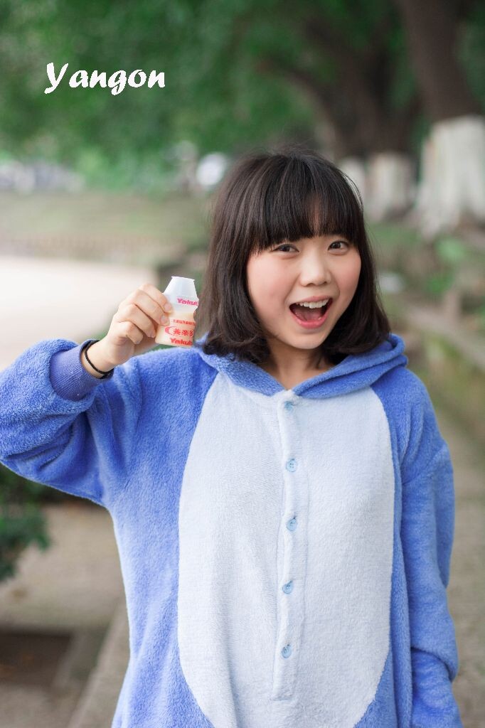 很冷的初冬在重大A区 拿<a href="https://tuchong.com/398600/" target="_blank">@木子蜥蜴</a> 的相机 第一次给她拍照