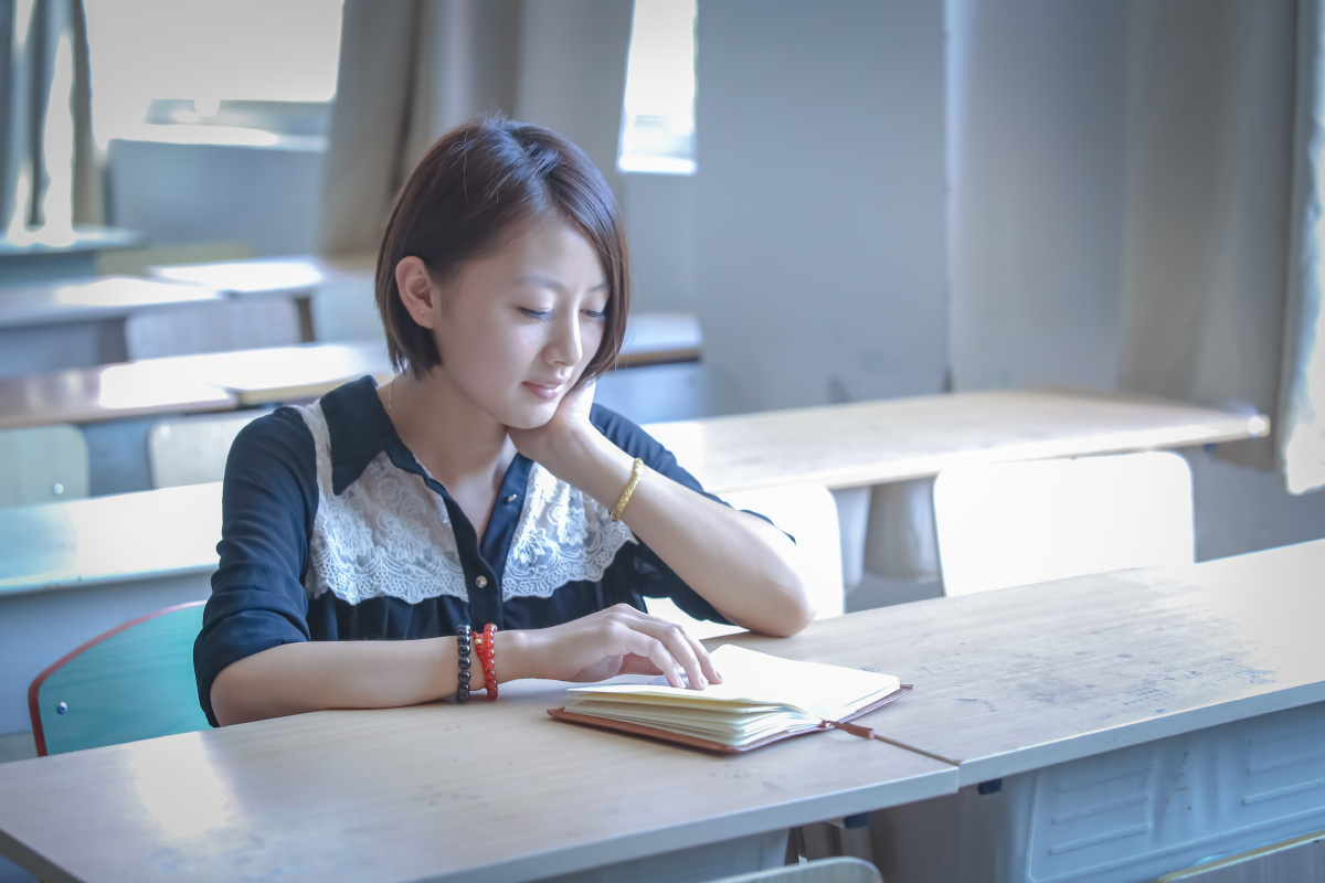 教室里拍的几张人像