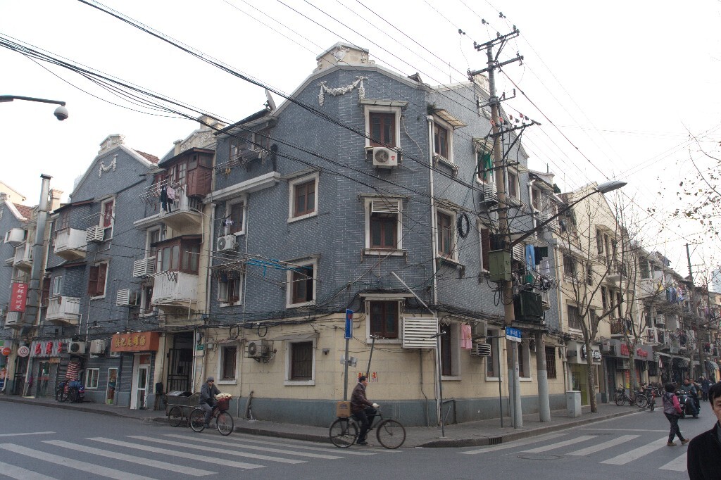 元声里，寿宁路，小龙虾一条街，目前正在逐步塌陷。