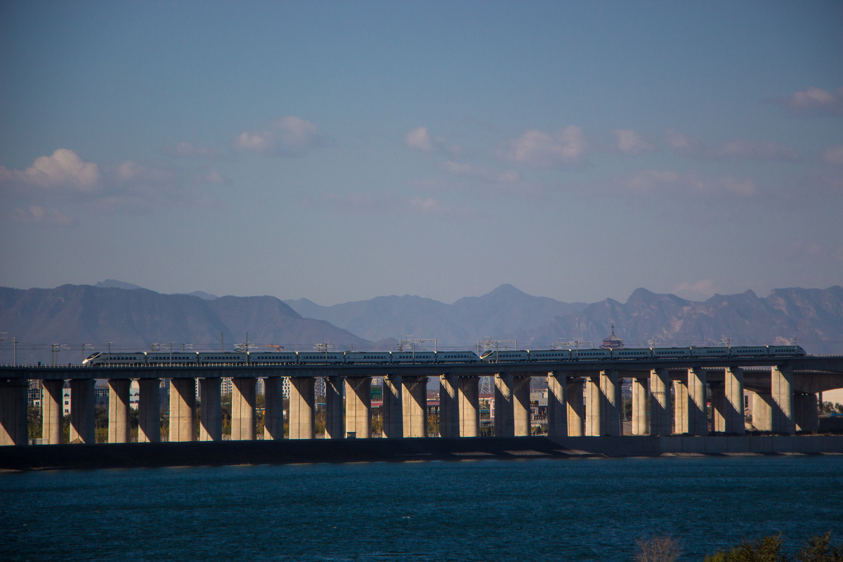 京广高铁大宁水库