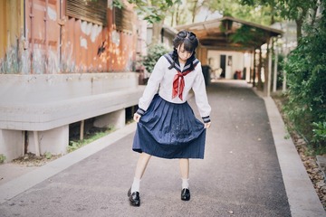001