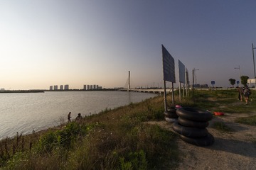 1304224