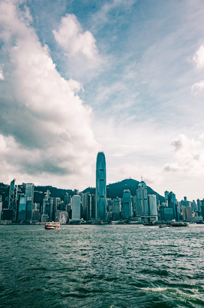 香港那么美,何必搞得乌烟瘴气? - vincent郑大钱