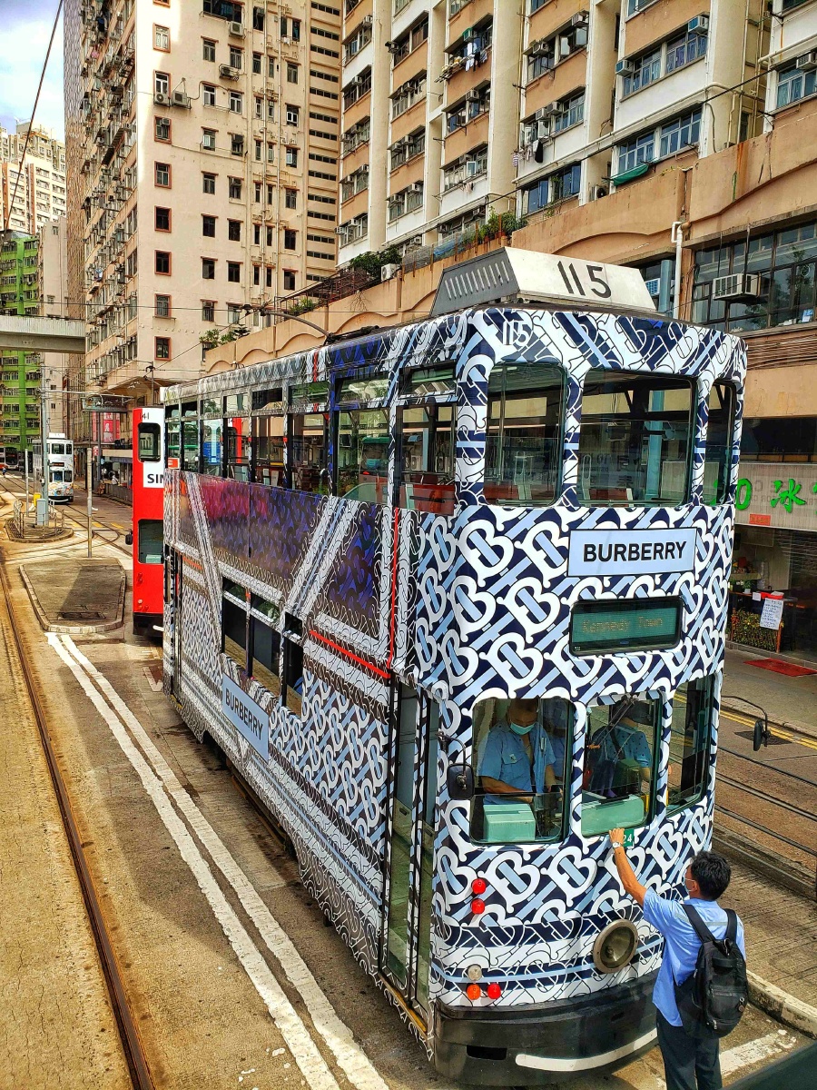 接班香港电车车长交接班时拍于香港西环