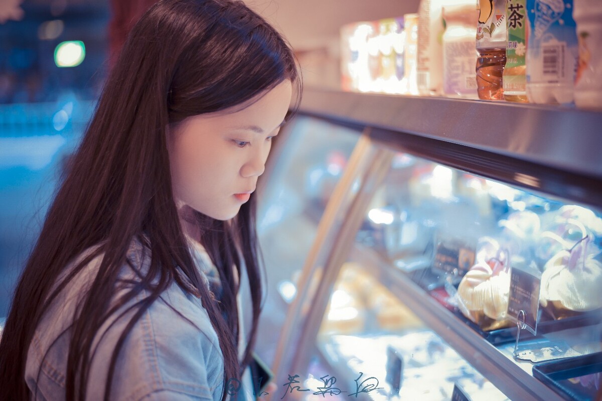 蛋糕店少女