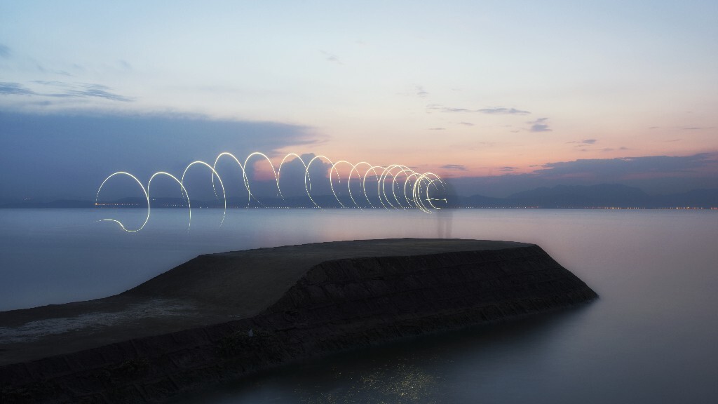随便划了个光辉，写字总是写不成样子，只能画圈了……