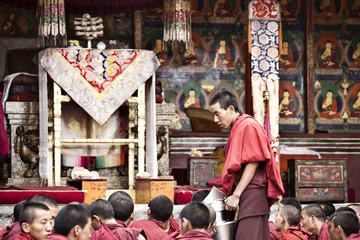 扎什伦布寺的僧人们