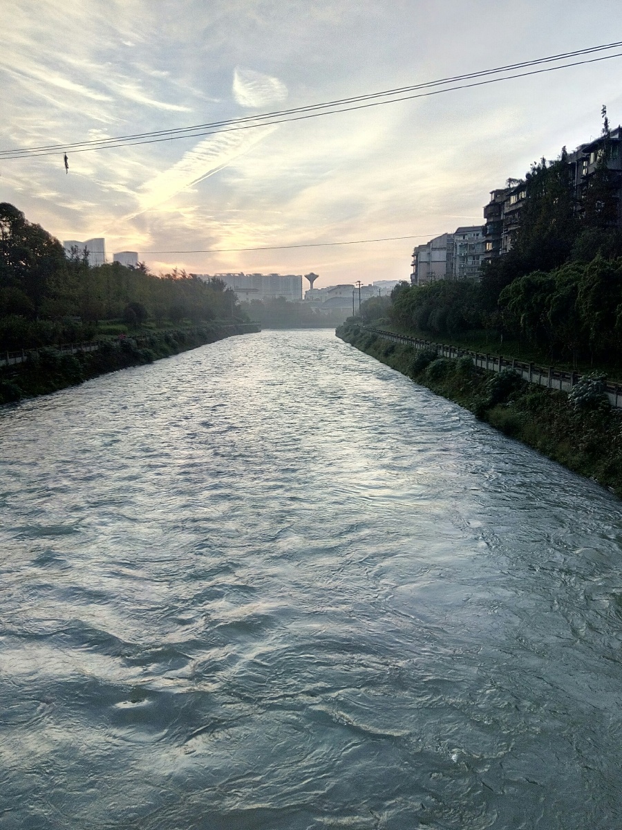一江春水,向东流(随拍)
