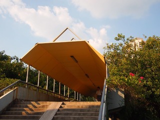 20130920  何香凝美术馆天桥-002