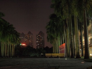 201312024侨城夜跑之一