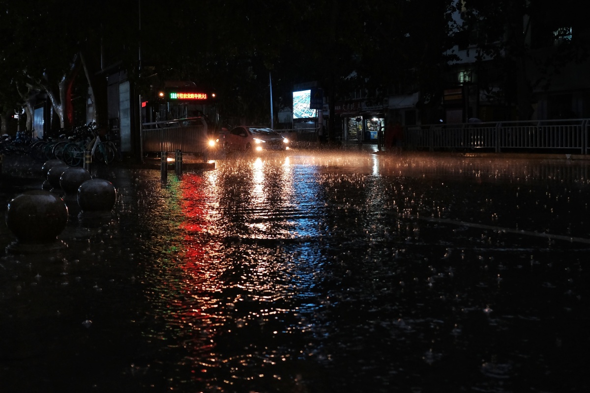 郑州的雨夜