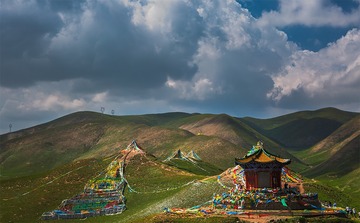 日月山
