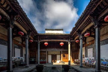 招财井