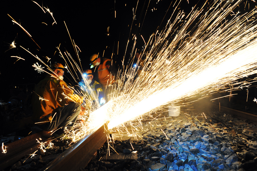 铁道线上的钢铁侠 - 人文, 铁路, d700 - 山哥-彭