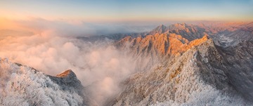 日照金山