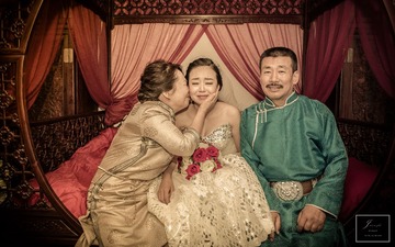 《吻别》