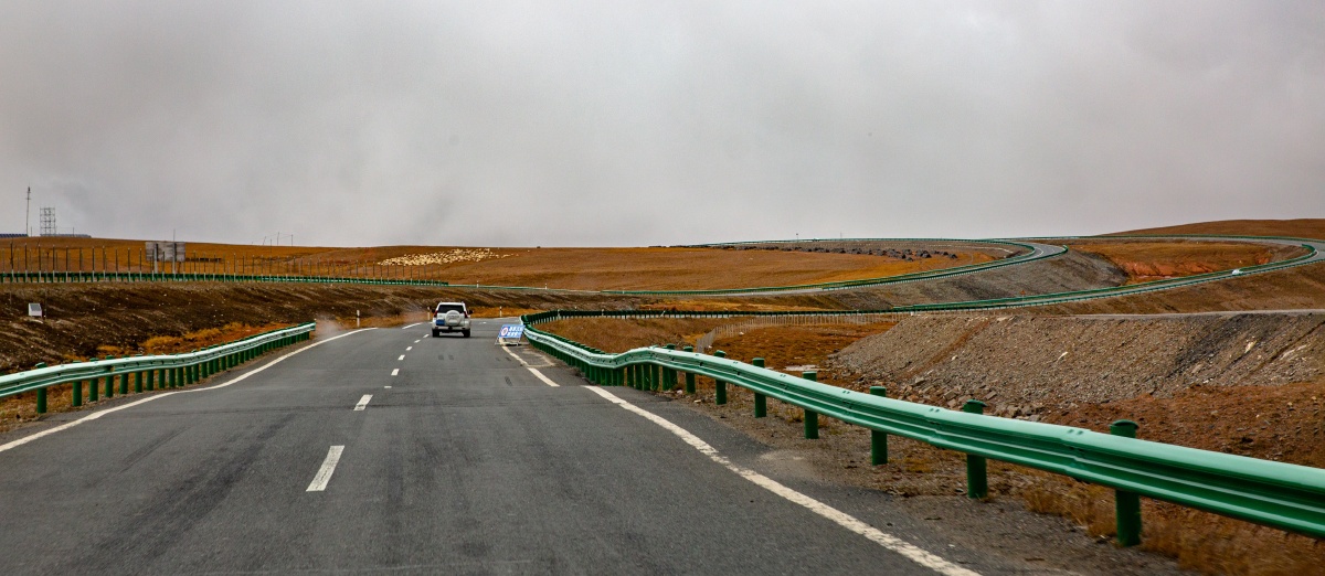 高原冻土路段